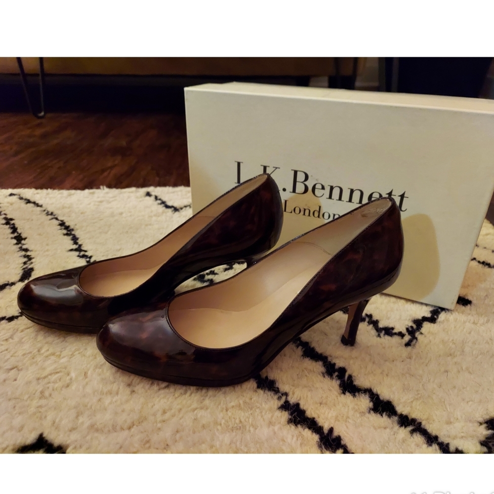 L.K. Bennett Tortoise Round Toe heel Size 7.5